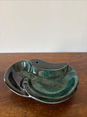 Vintage BMP - Blue Mountain Pottery swan-shaped Ashtray